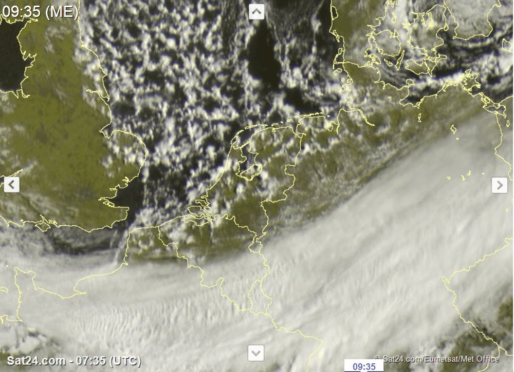 Satellietbeeld 4 mei 9.35 uur